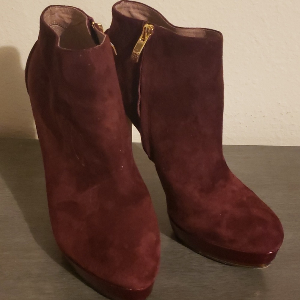 Boots - Picture 2 of 4